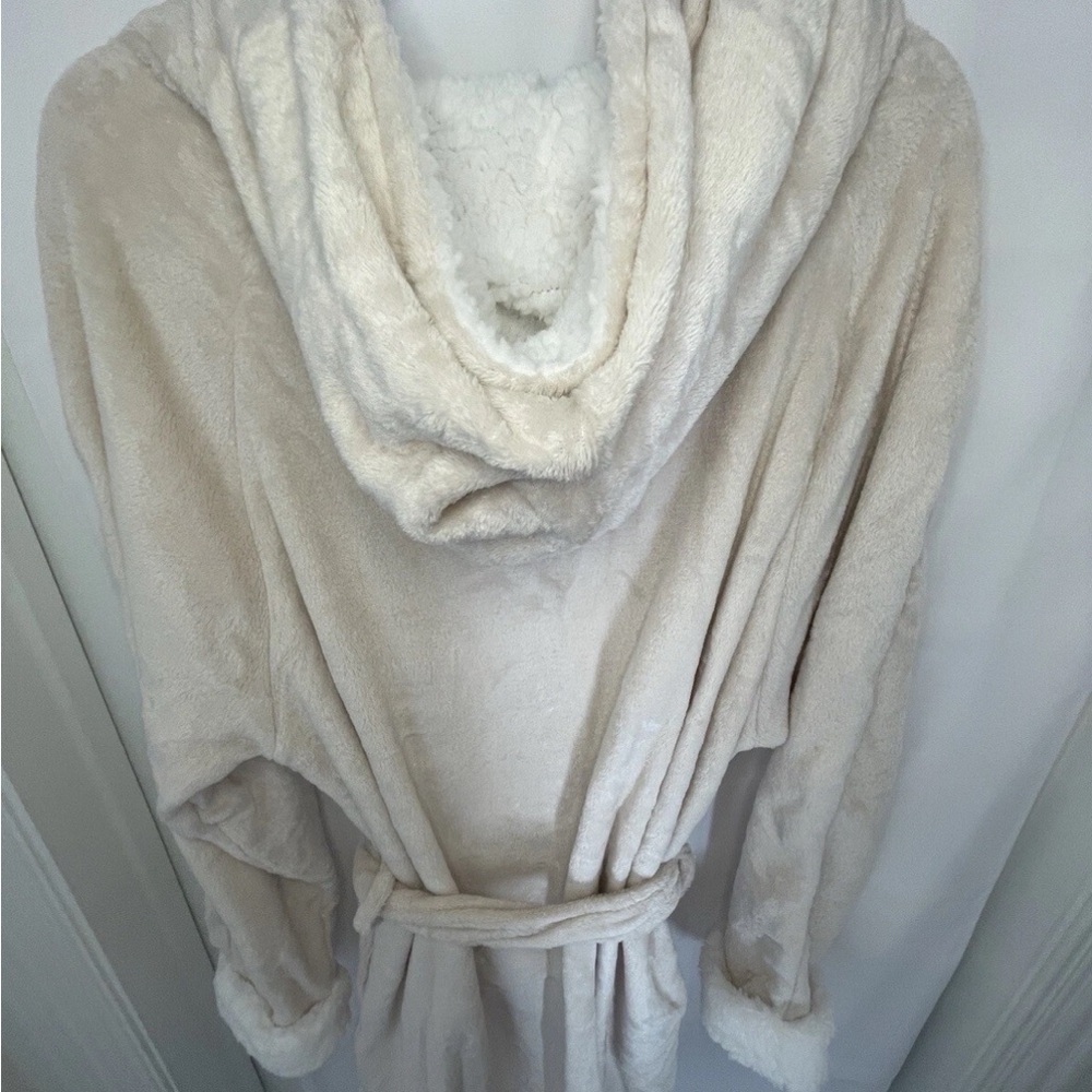 Cozy Cream Women's Robe - Picture 7 of 10